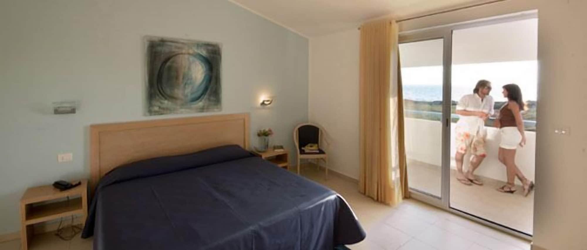 Hotel Parco Della Rocca Punta Braccetto Exteriér fotografie